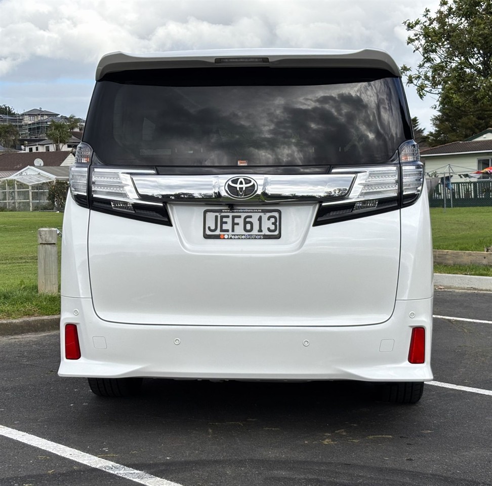 2015 Toyota Vellfire
