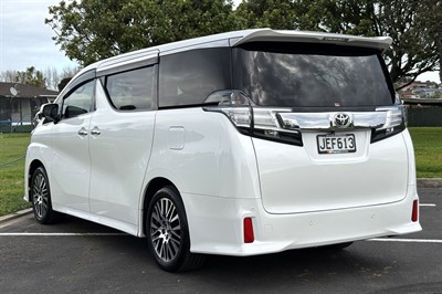 2015 Toyota Vellfire - Thumbnail