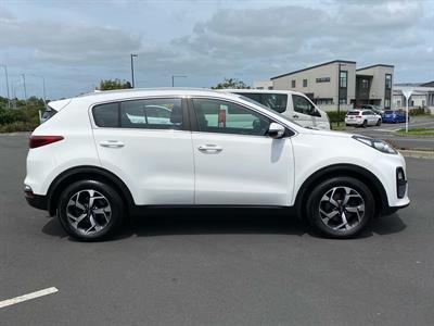 2018 Kia SPORTAGE - Thumbnail