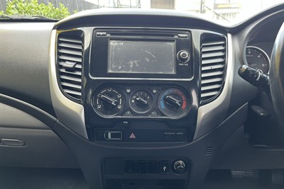 2016 Mitsubishi Triton - Thumbnail