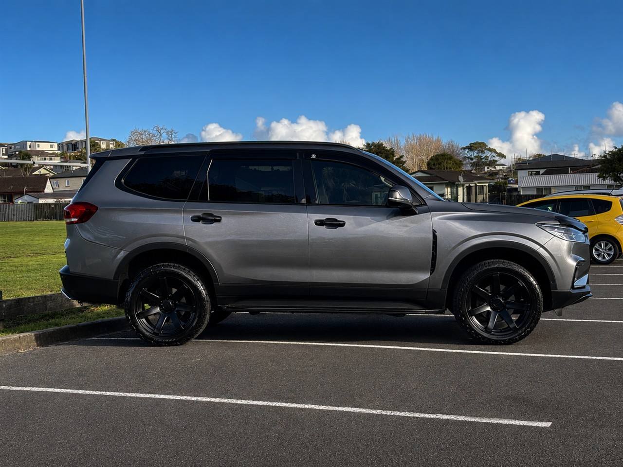 2020 LDV D90