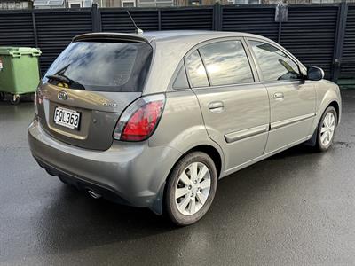 2010 Kia Rio - Thumbnail