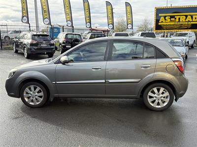 2010 Kia Rio - Thumbnail
