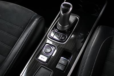 2017 Mitsubishi Outlander - Thumbnail