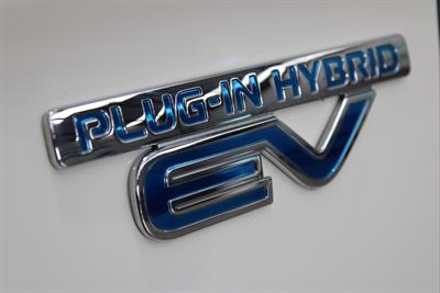 2017 Mitsubishi Outlander - Thumbnail