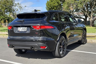 2018 Jaguar F-Pace - Thumbnail