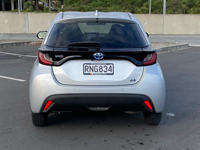 2021 Toyota Yaris - Thumbnail