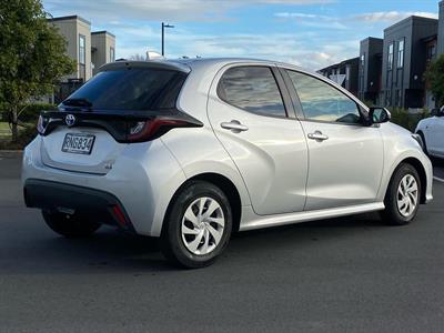 2021 Toyota Yaris - Thumbnail