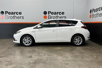 2017 Toyota Corolla - Thumbnail