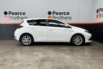 2017 Toyota Corolla - Thumbnail