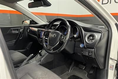 2017 Toyota Corolla - Thumbnail