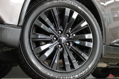 2020 Mitsubishi Outlander - Thumbnail