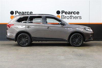 2020 Mitsubishi Outlander - Thumbnail
