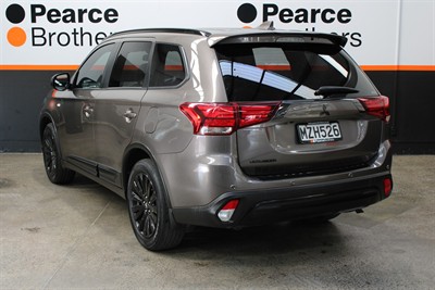 2020 Mitsubishi Outlander - Thumbnail