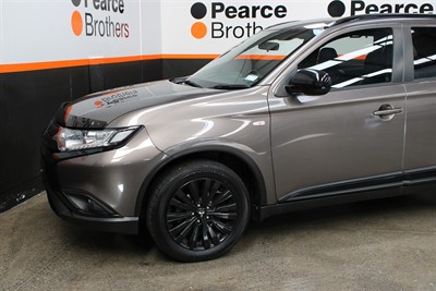 2020 Mitsubishi Outlander - Thumbnail