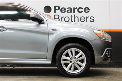 2011 Mitsubishi RVR - Thumbnail