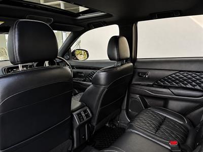 2021 Mitsubishi Outlander - Thumbnail