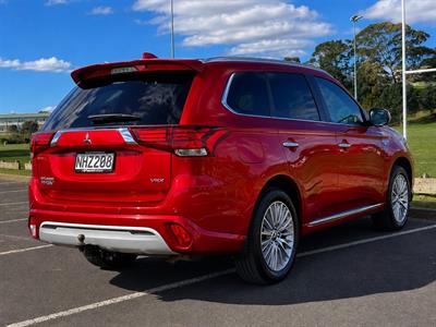 2021 Mitsubishi Outlander - Thumbnail