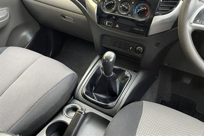 2016 Mitsubishi Triton - Thumbnail