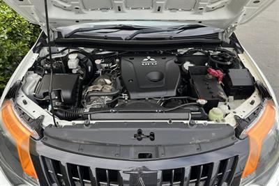 2016 Mitsubishi Triton - Thumbnail