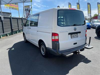 2011 Volkswagen T5 - Thumbnail