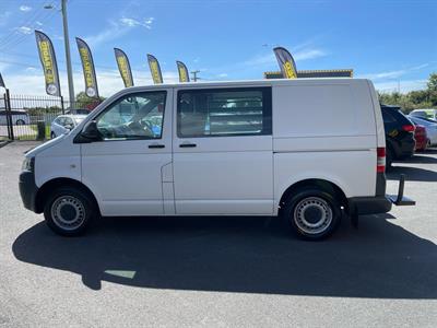 2011 Volkswagen T5 - Thumbnail