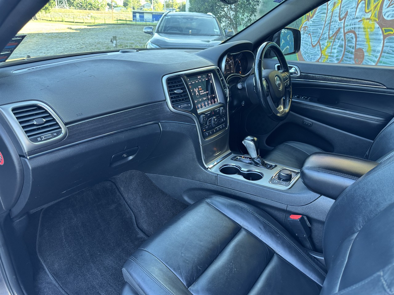 2018 Jeep GRAND CHEROKEE