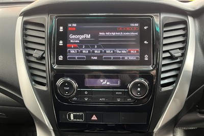 2016 Mitsubishi Pajero Sport - Thumbnail