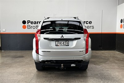 2016 Mitsubishi Pajero Sport - Thumbnail