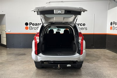 2016 Mitsubishi Pajero Sport - Thumbnail