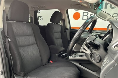 2016 Mitsubishi Pajero Sport - Thumbnail