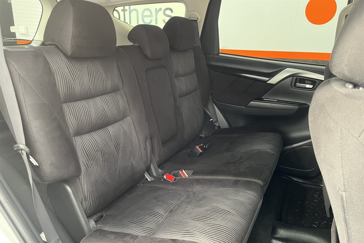 2016 Mitsubishi Pajero Sport