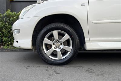 2005 Toyota Harrier - Thumbnail