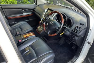 2005 Toyota Harrier - Thumbnail