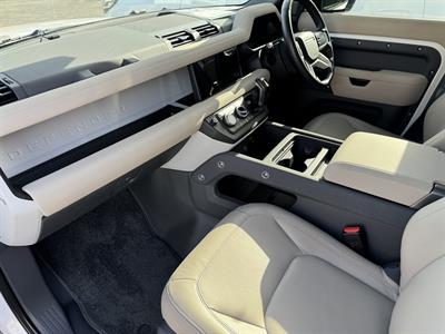 2023 Land Rover Defender - Thumbnail
