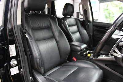 2017 Mitsubishi Pajero Sport - Thumbnail
