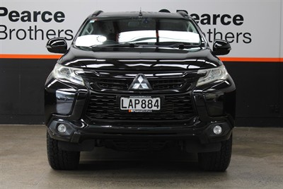 2017 Mitsubishi Pajero Sport - Thumbnail