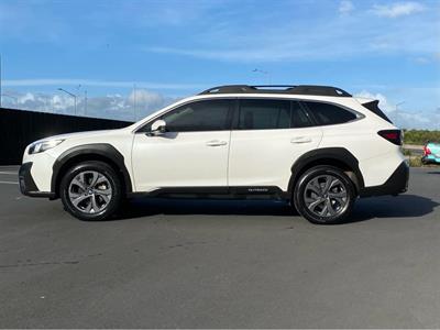 2022 Subaru Outback - Thumbnail