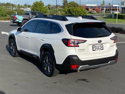 2022 Subaru Outback - Thumbnail