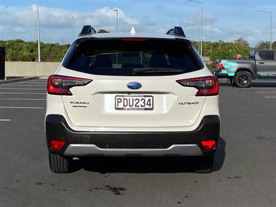 2022 Subaru Outback - Thumbnail
