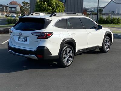 2022 Subaru Outback - Thumbnail