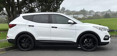 2017 Hyundai SANTA FE - Thumbnail