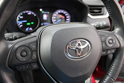 2021 Toyota RAV4 - Thumbnail