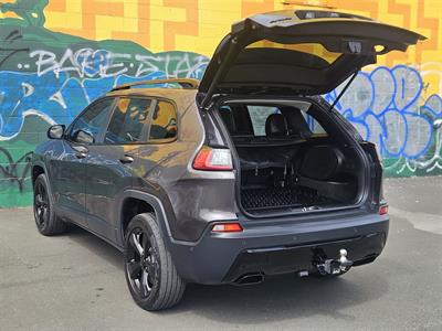 2020 Jeep Cherokee - Thumbnail