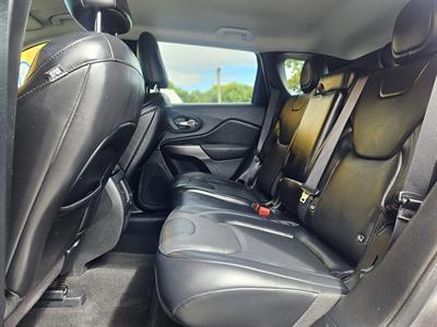 2020 Jeep Cherokee - Thumbnail