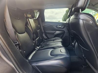 2020 Jeep Cherokee - Thumbnail