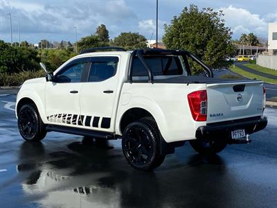 2020 Nissan Navara - Thumbnail