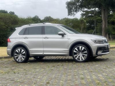 2017 Volkswagen Tiguan - Thumbnail