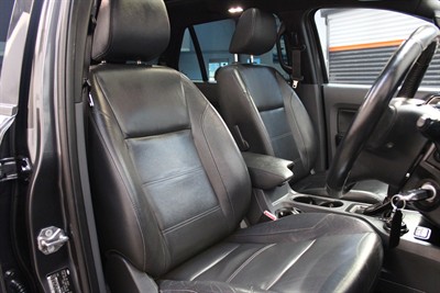 2017 Ford Everest - Thumbnail