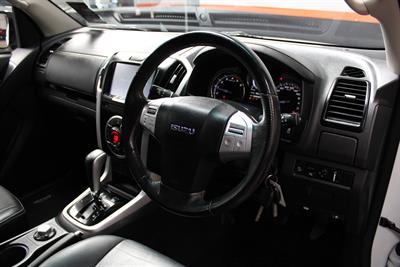 2018 Isuzu Mu-X - Thumbnail